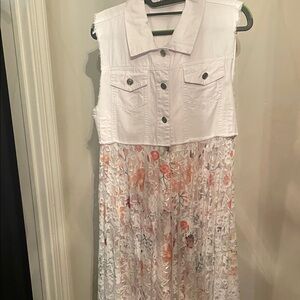 Floral Lace Sleeveless Top - White